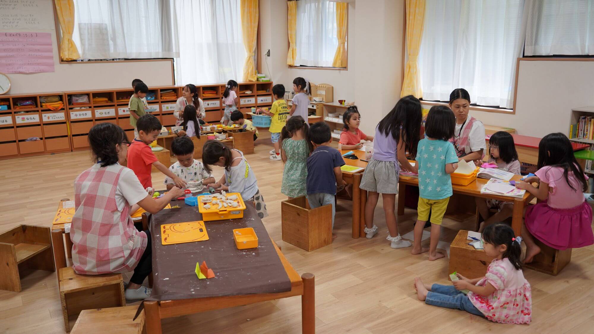 環境と対話で育む、子供の安心と自己表現